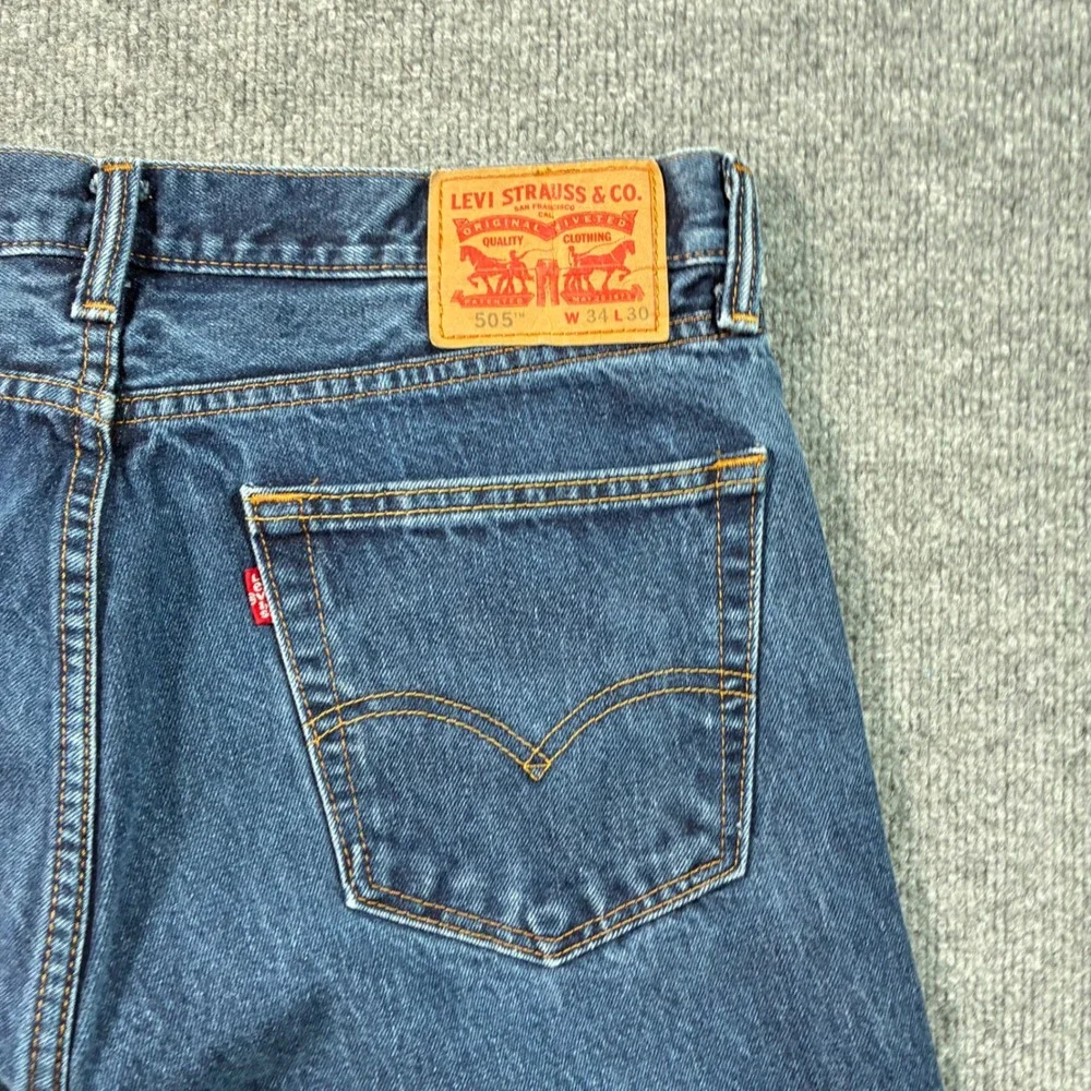 Levis 505 Regular Fit Straight Leg Jeans Mens 34x30 Blue Excellent Denim Pants